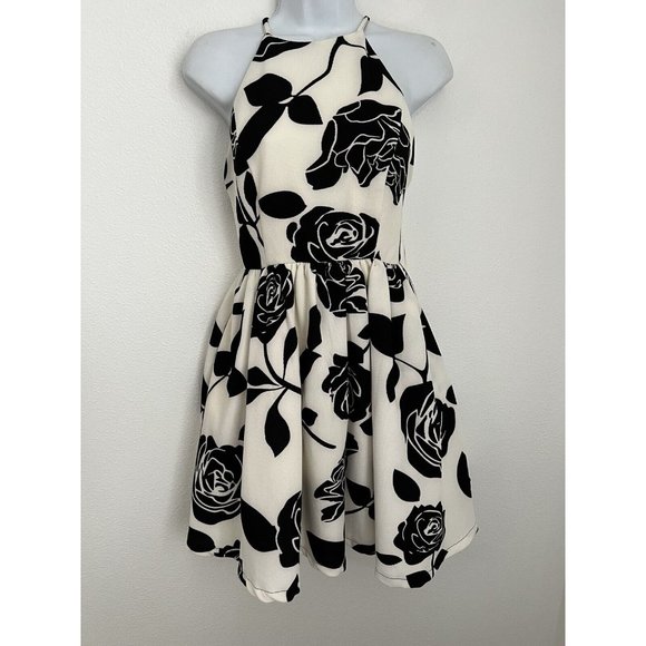 NWT Romeo & Juliet Couture Black Ivory Damask Halter Dress Cross Back St… - Picture 1 of 7